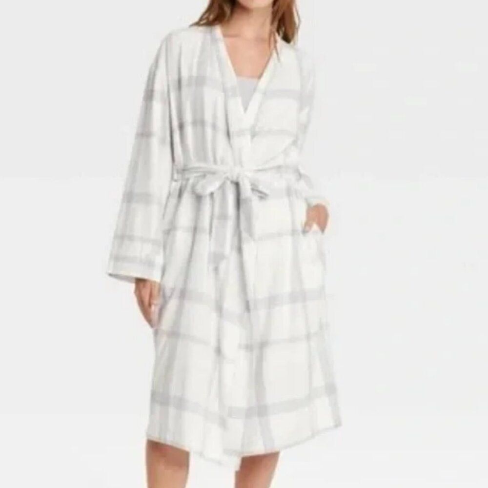 STARS ABOVE Plaid Cozy Flannel white / Grey Relaxed Fit Robe Size XS/S